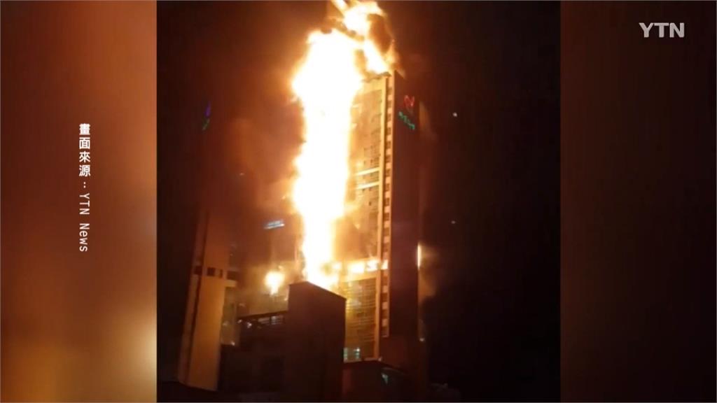 影片曝！南韓33層大樓狠燒逾10小時如巨大火柱 至少88傷