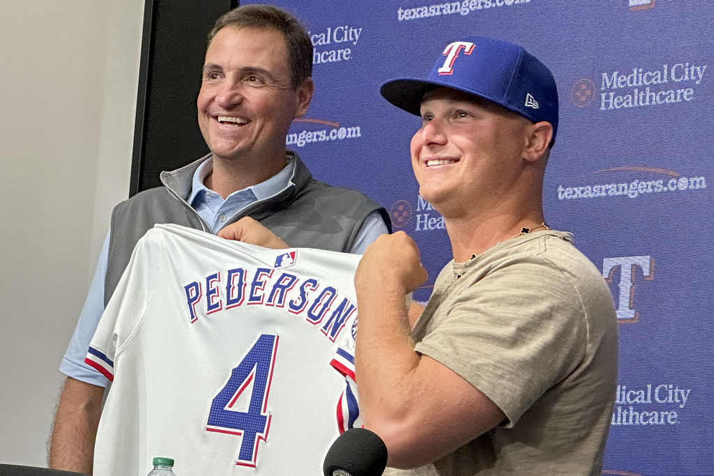 MLB/明星強打佩德森加盟遊騎兵 記者會信心滿滿發一豪語