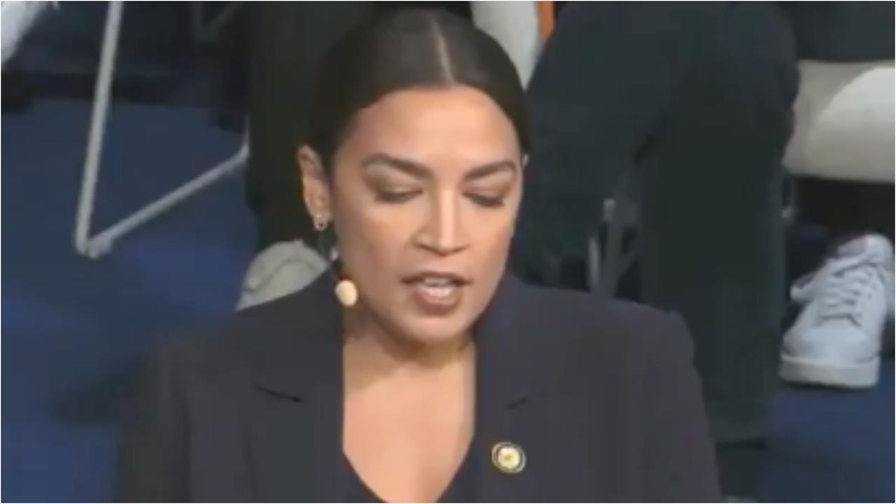 傳她2028選總統「被問美國派兵保台灣」卡住了！畫面流出：呃呃啊啊