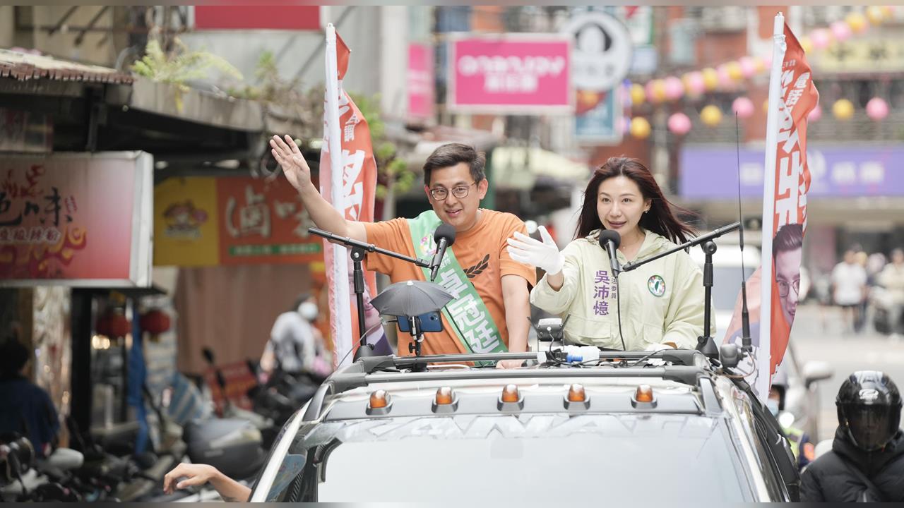 快新聞／卓冠廷拚初選超熱！鍾佳濱、吳沛憶車掃力挺　「鄉民女神」黃瓊慧驚喜助攻