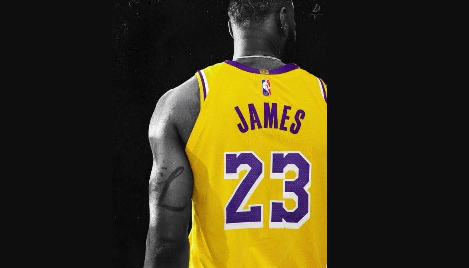 NBA／湖人詹姆斯改回23號球衣　向傳奇球星羅素致敬