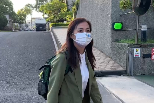 涉詐領助理費訊後100萬交保　應訊到天亮！林宜瑾說了「這五個字」