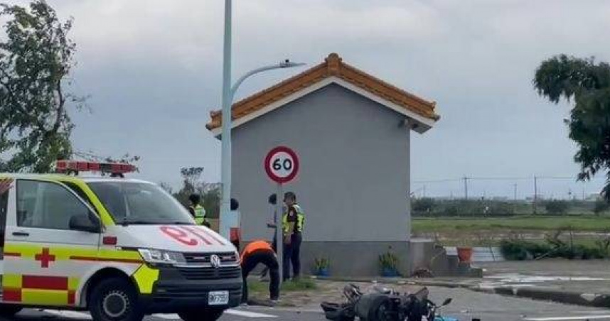 台南颱風停電導致交通號誌失靈 女騎士路口遭小貨車撞擊不幸身亡