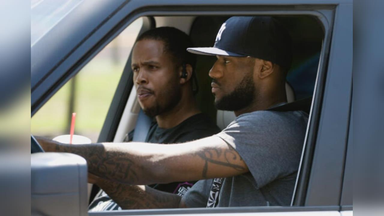 NBA/賭博案再爆!拓荒者主帥畢拉普斯遭逮補!詹皇被「好兄弟」瓊斯洩漏出賽資訊