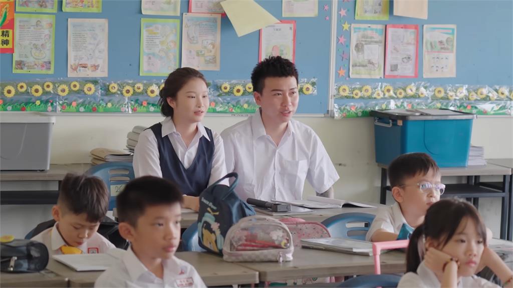 體驗1日華文小學生活　大馬網紅曝「學校困境」：視力不好的孩子很吃力