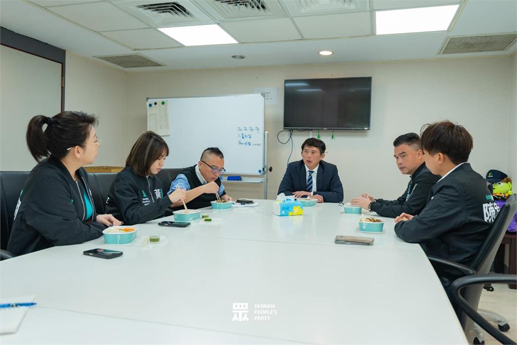 快新聞／行政院揚言總預算案將提「救濟措施」！　民眾黨要求「卓榮泰自行下台」