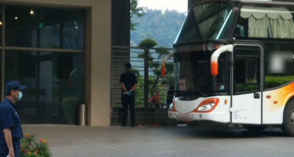 快新聞／第四班湖北類包機解隔離 今晨229名民眾出關