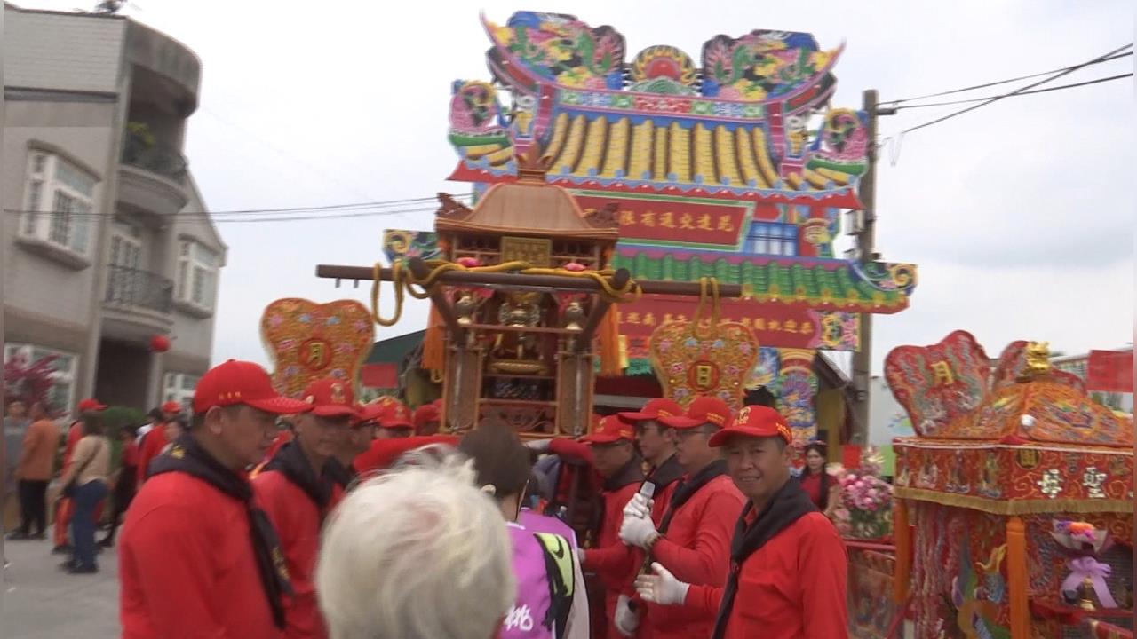 桃園龍德宮四媽祖南巡抵善化!開放"鑽轎底"祈福