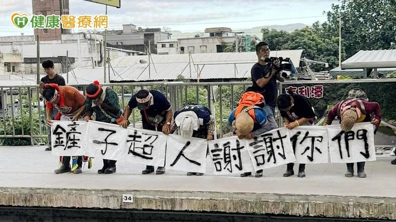 鏟子超人救災別忘了戴口罩！醫呼籲：當心空氣微粒影響呼吸道健康