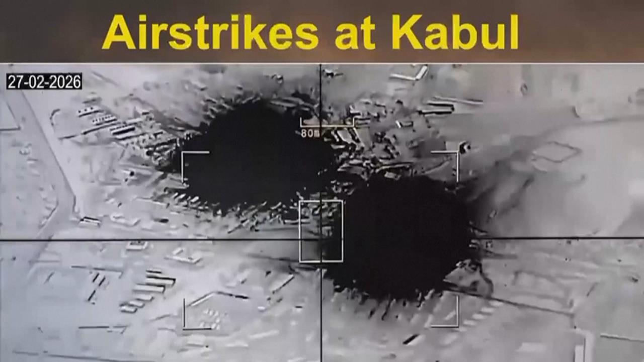 巴基斯坦轟炸阿富汗多座城市　巴基斯坦宣布公開戰爭