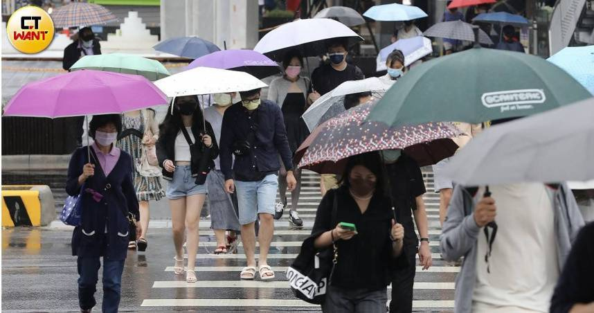 北台灣3縣市發大雨特報　明日短暫回溫「周一有劇烈天氣」