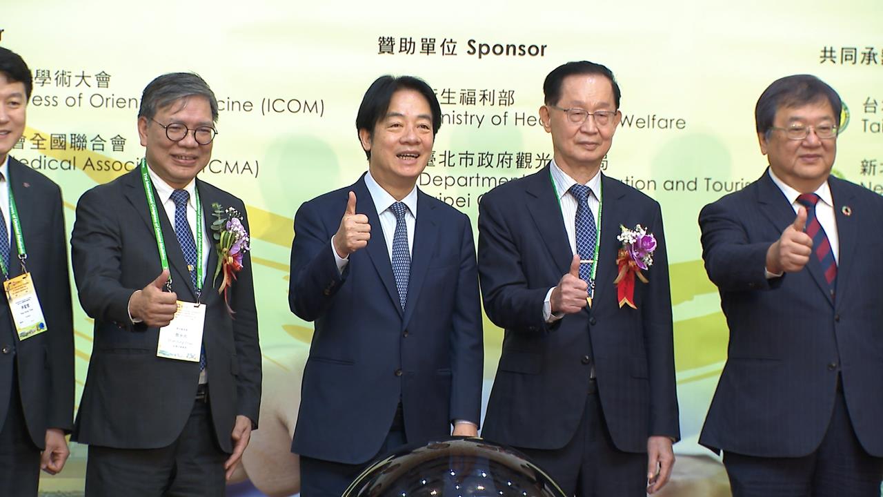 任期最後一天！　邱泰源與總統同台　「這東西」卻出狀況