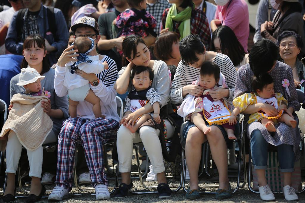 嬰兒「頭歪歪」別緊張　名古屋特別門診供矯正諮詢