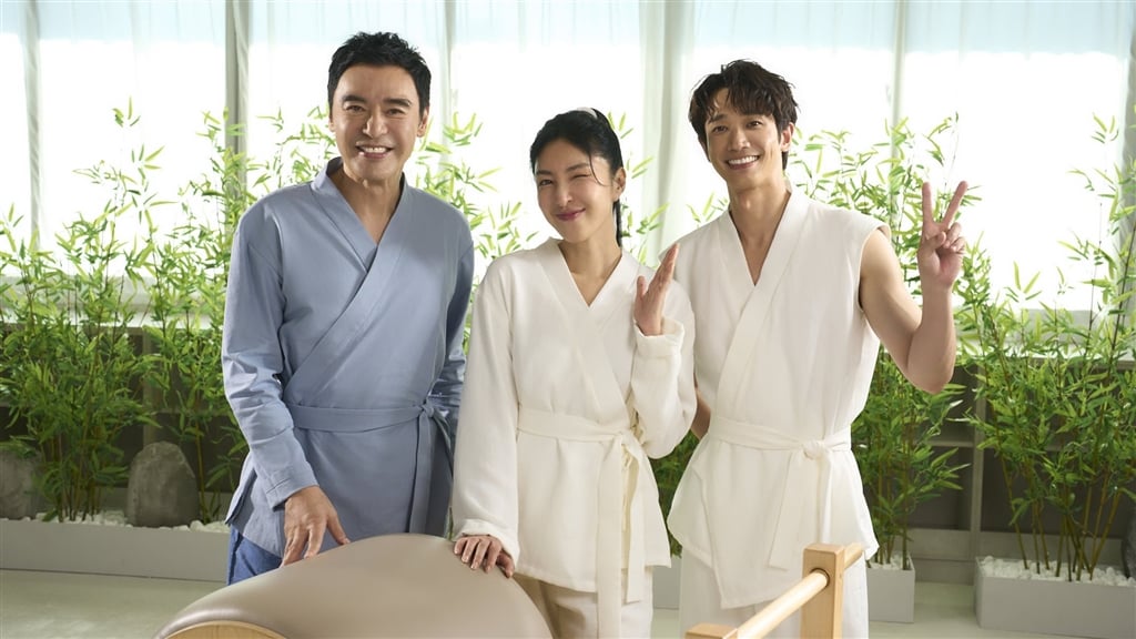73歲「瀟灑哥」鍾鎮濤同框楊謹華！她讚狀態超好 親曝相識10年「驚人關係」