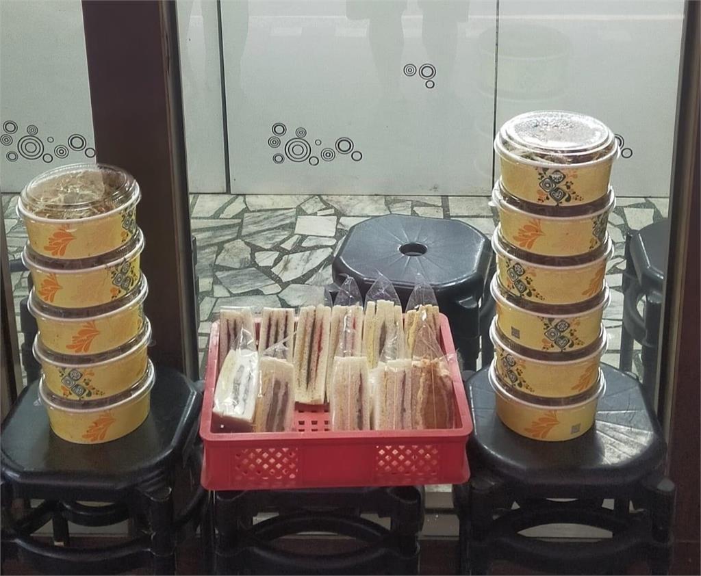 快新聞／待用餐擺騎樓被檢舉！板橋老闆苦思三天後想出這辦法