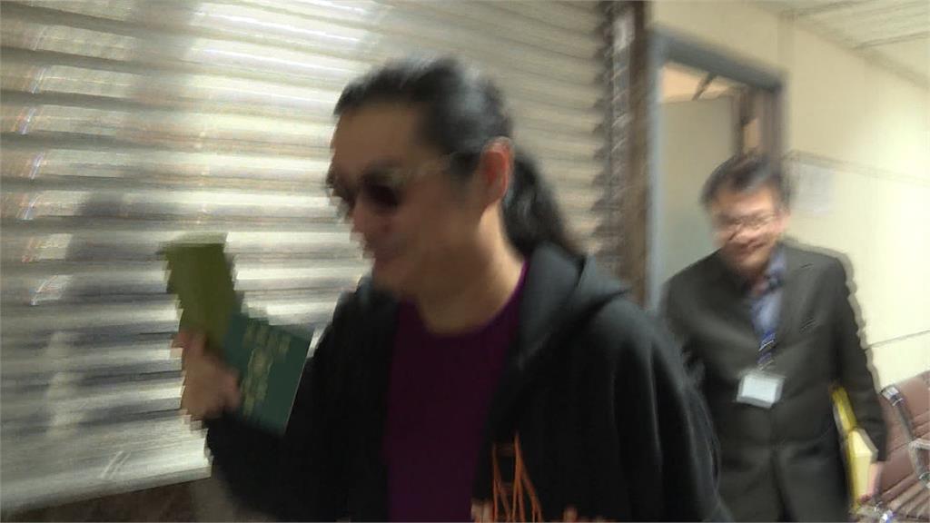 「台灣像那東流水離你遠去別留了」　黃安再喊以中國人為榮！台籍可註銷？