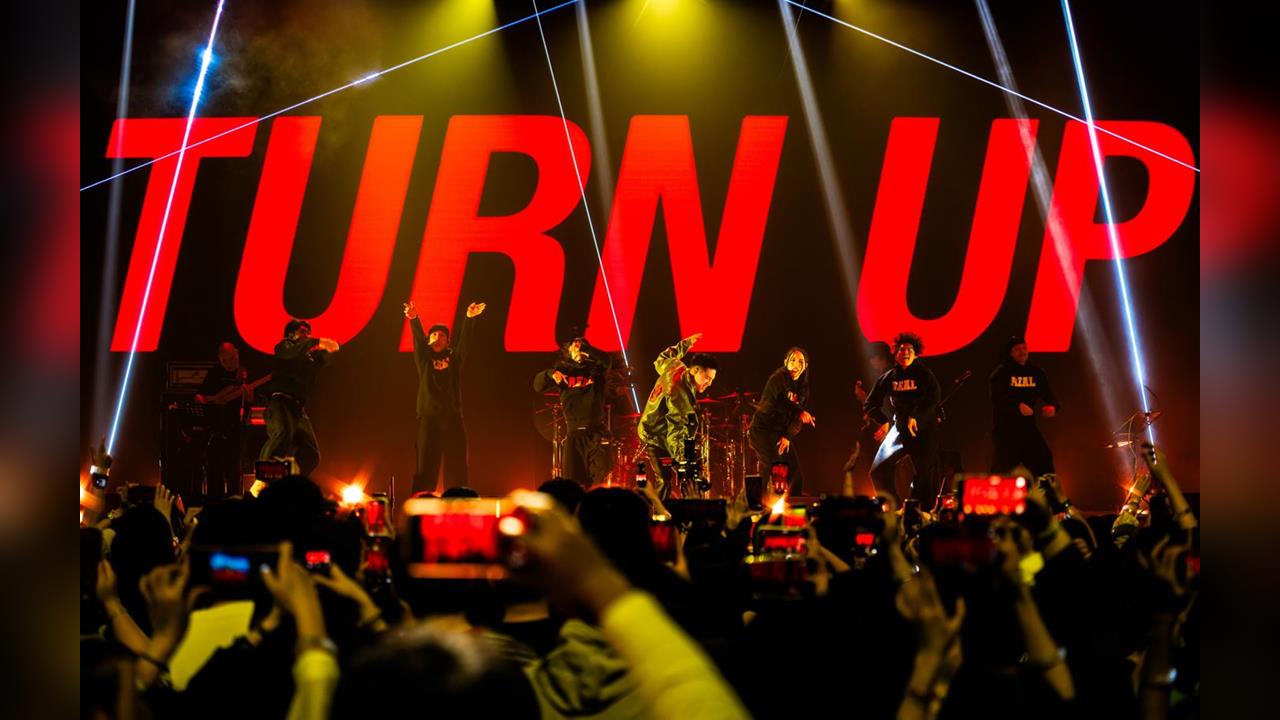 周湯豪「REALIVE - DELUXE」巡演全面啟動 變身「E人學長」開炸