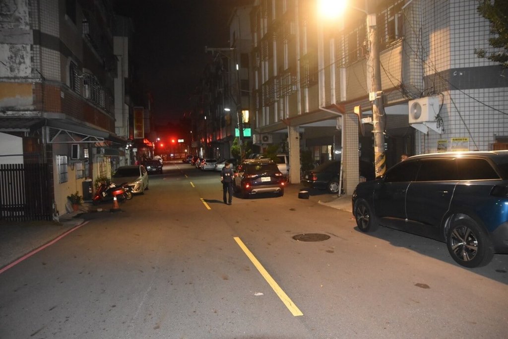 快新聞／疑因在網路留言互嗆心生不滿　台中莽男持槍奔前女友住處鳴槍