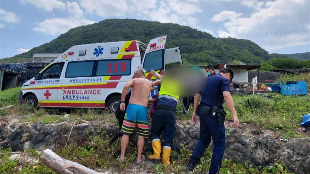 有人溺水！張震嶽急上岸幫CPR　55歲男送醫搶救仍不治