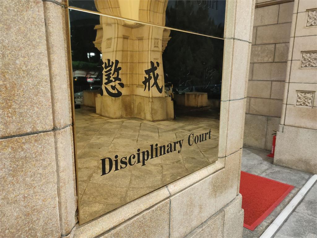 男檢察官騷擾女書記官　判刑4月再遭停職拔官