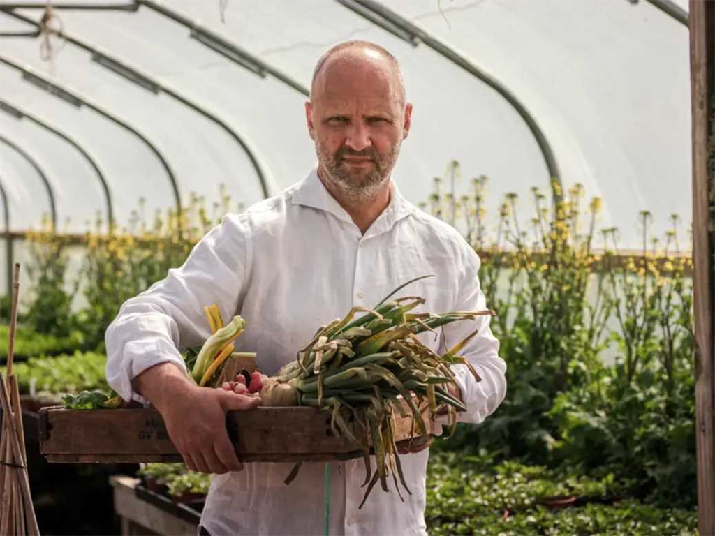 香港首間米其林綠星餐廳「Roganic Hong Kong」移師台北快閃一個半月!背後推手英國三星名廚Simon Rogan如何開拓「農場到餐桌」運動?