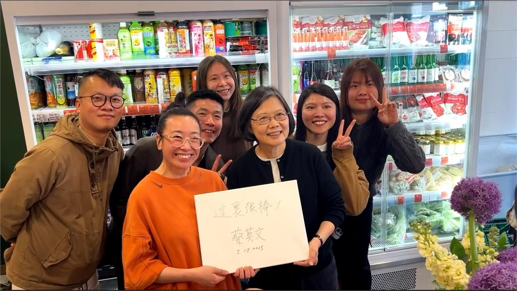 訪英國不忘宣傳台灣味　蔡英文推銷「首選刈包」