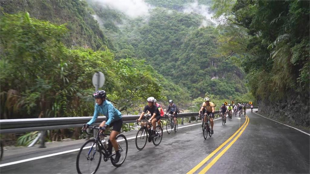 台灣自行車登山王登場 低溫.雨勢選手大挑戰