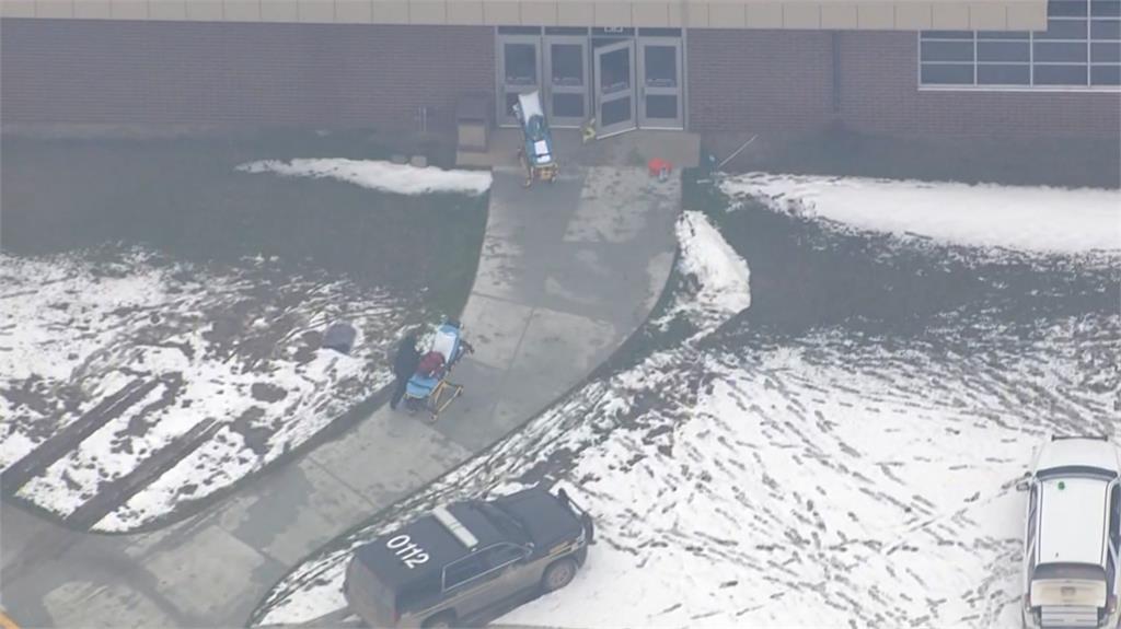 美國高中校園爆槍擊 15歲學生行兇3死8傷