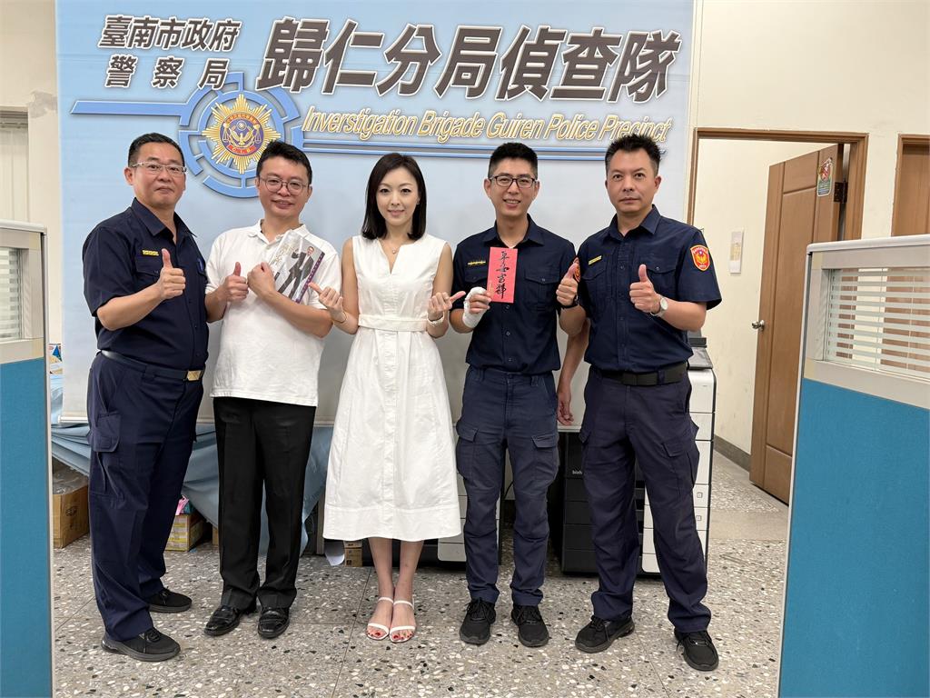 警車狂飆圍車逮嫌犯　員警徒手破窗負傷完成任務