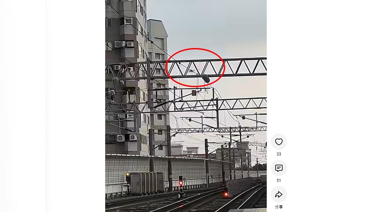 無人機飛越闖豐原車站軌道　碰撞電線設備當場「墜機」