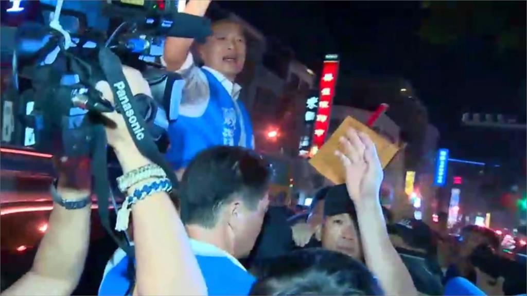 韓國瑜台南大造勢 離場前遭砸雞蛋抗議