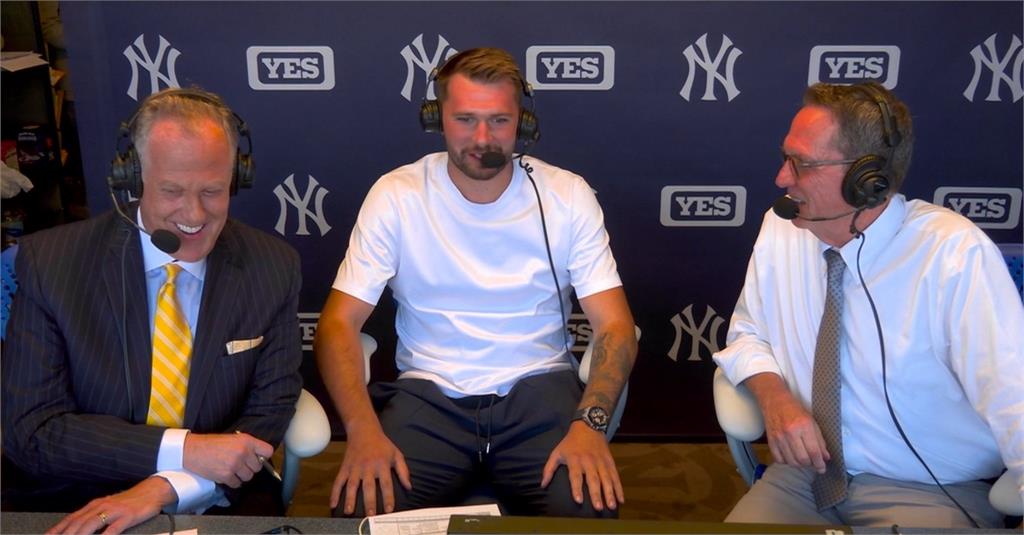 MLB(影)／「瘦77」與洋基「法官」相見歡　還被主播幽默：先把帥照寄給獨行俠