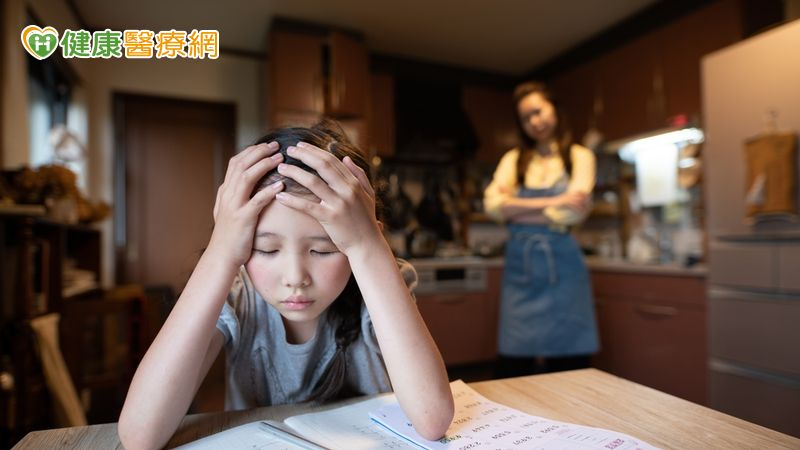 施虐者六成為親屬！衛福部教戰春節「正向教養」五心法　守護兒少平安