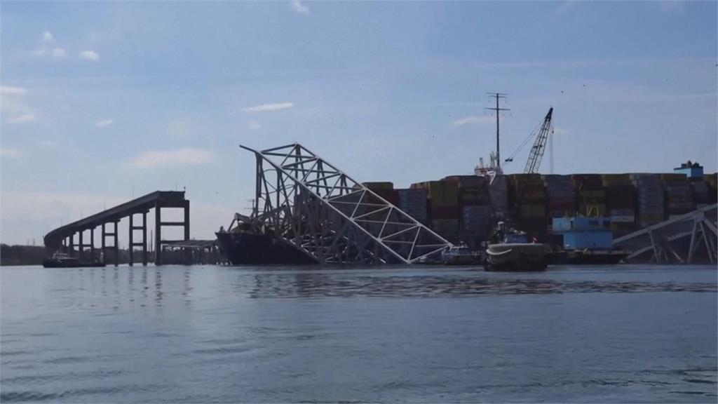 巴爾的摩斷橋殘骸清運作業艱鉅費時　4落水工人仍下落不明