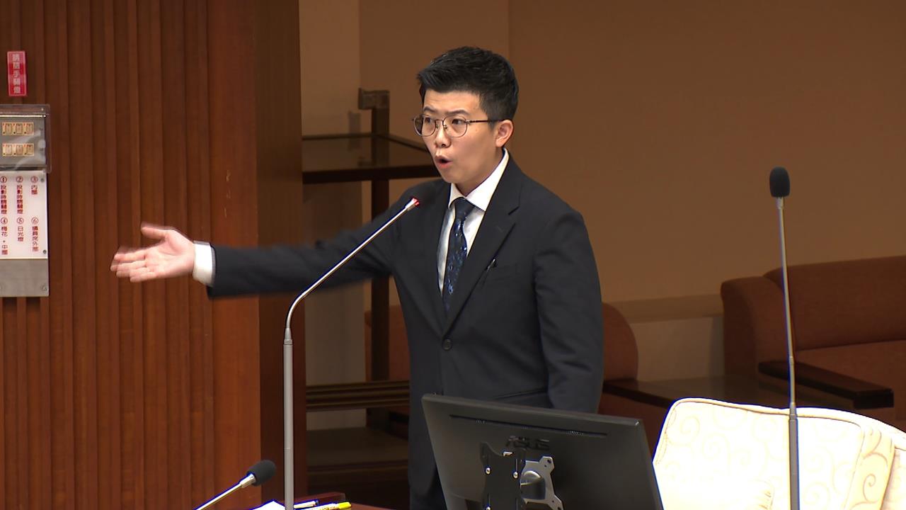 北市議會「十歲女童案」交鋒！　　苗博雅氣炸：躲女童後面規避監督