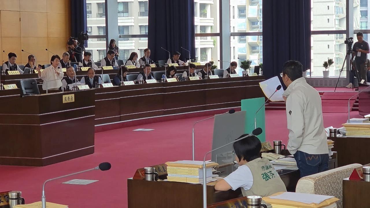 台中議會再戰新版財劃法！　綠議員批盧秀燕「有錢不做事　多錢裝哭窮」