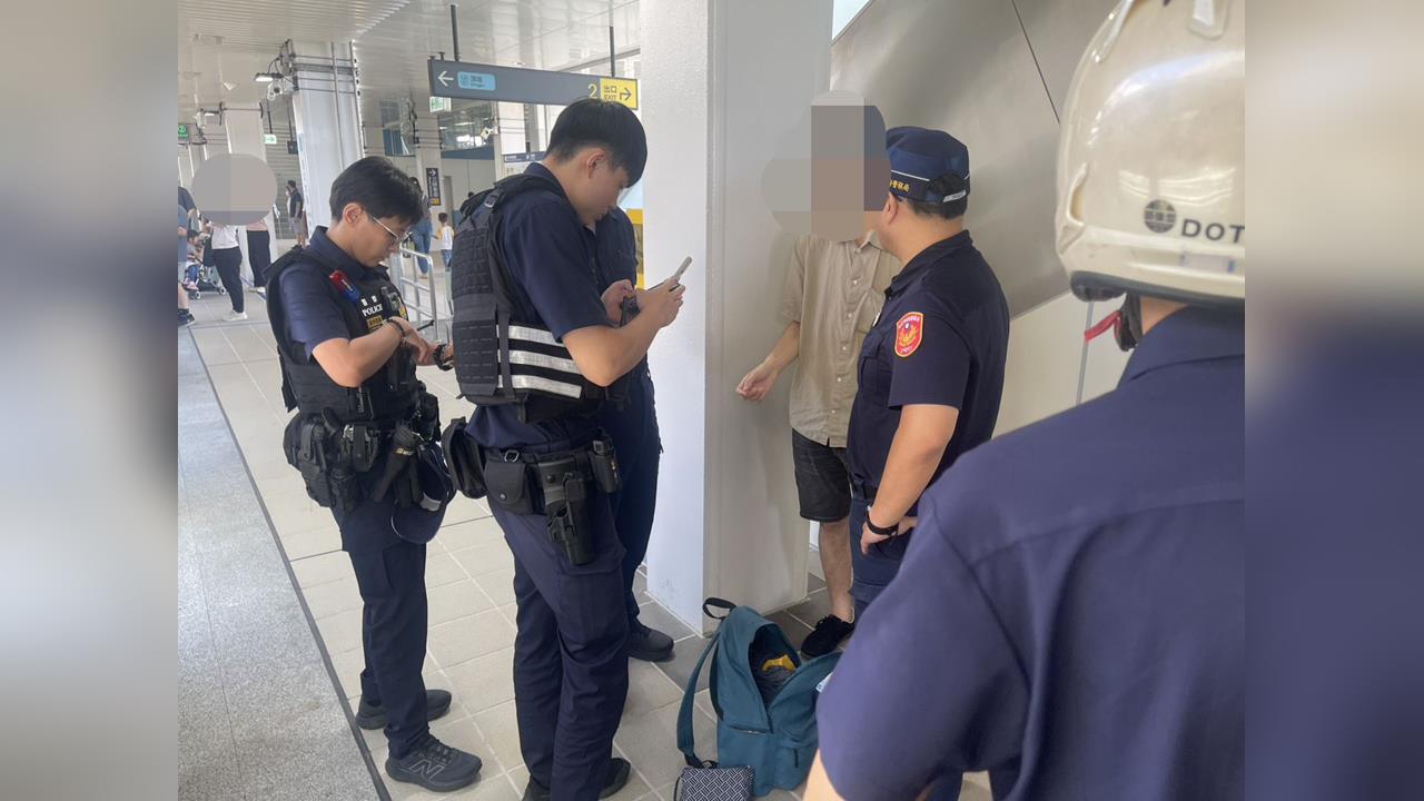 快新聞／三鶯線北大站驚魂！通緝犯車廂內掏美工刀　往頂埔方向列車一度停駛