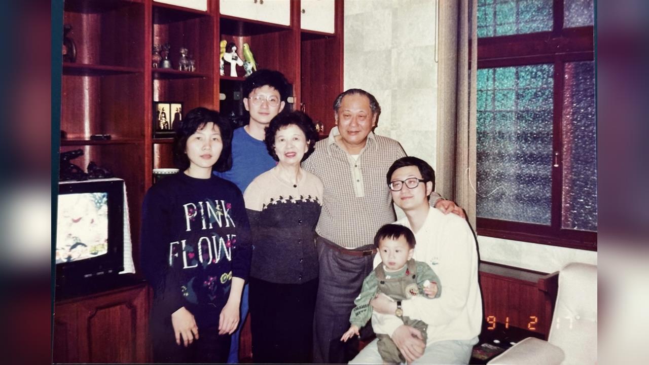 爸爸是外科神醫難超越！台大醫院院長余忠仁：我不善執刀所以走內科