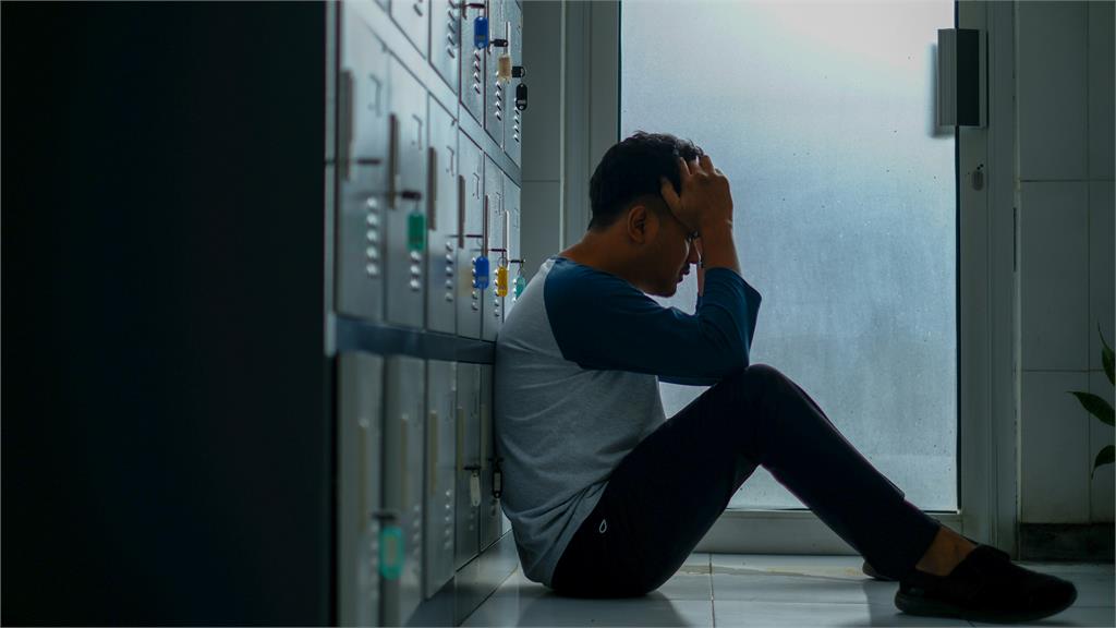 女老師嫌男友「年薪110萬太低」狠心分手！他崩潰網秒揭陰謀論：有新歡了