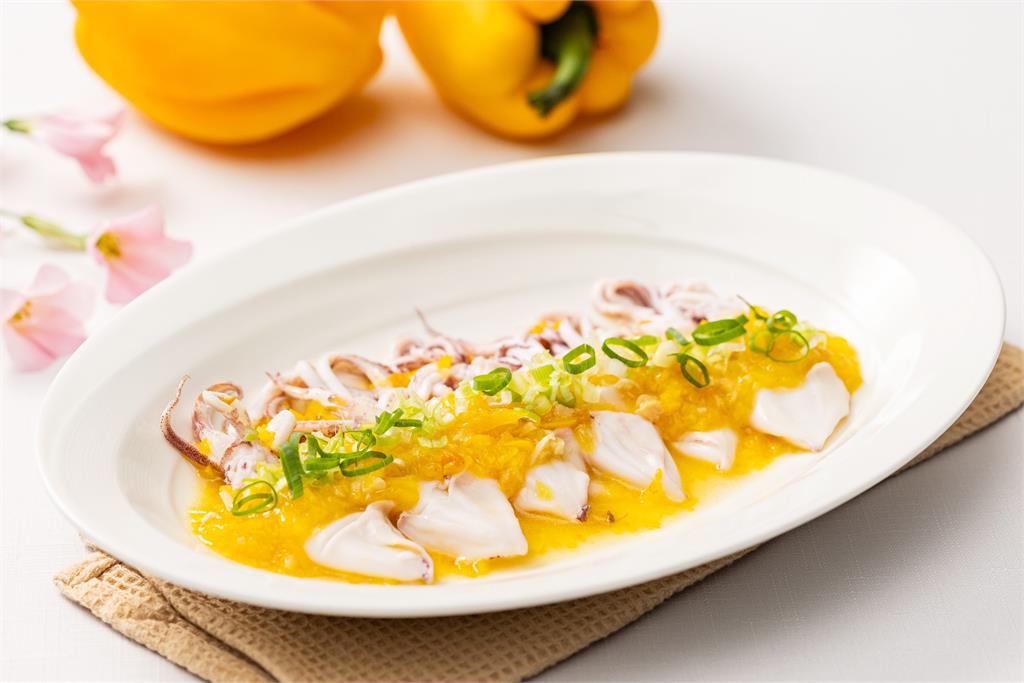 黑鑽石入味 國賓中餐廳推新菜「夏日十鮮交饗曲」