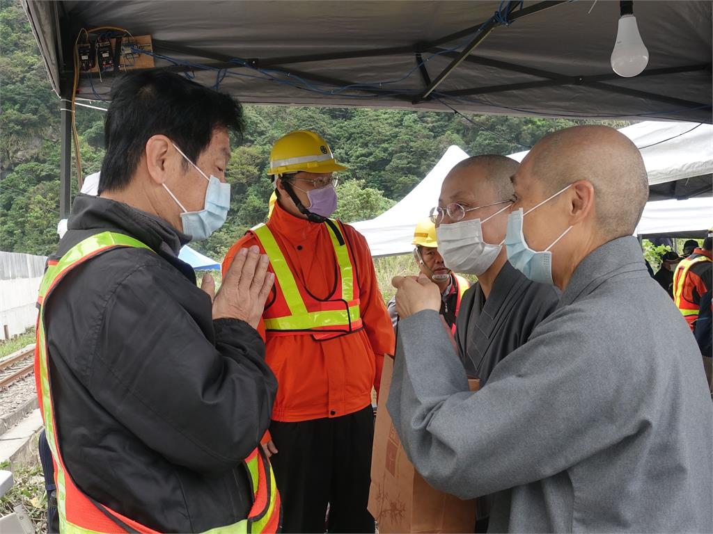 台鐵火車事故 花蓮醫療與慈善持續協助與關懷