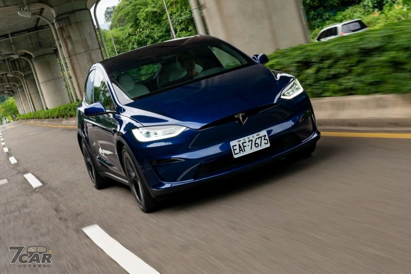 未來旗艦移動載具　Tesla Model X Plaid 試駕