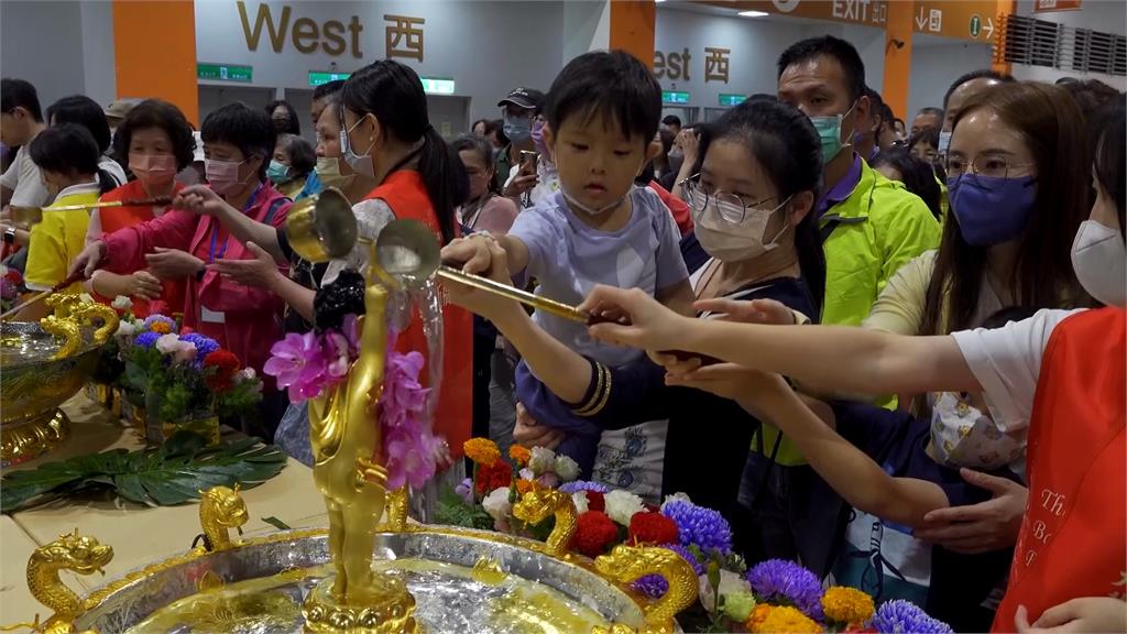 觀音山佛誕浴佛祈福盛典　南港展覽館莊嚴舉辦