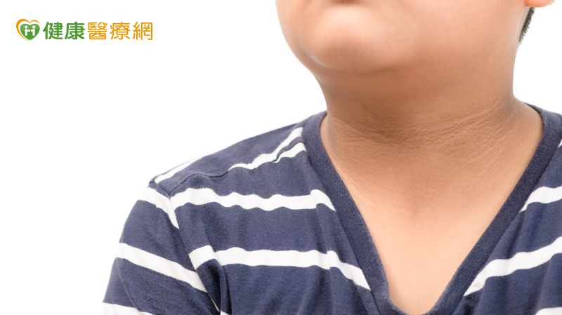 脖子、腋下變黑不是髒！醫師提醒「黑色棘皮症」高危險5族群需留意
