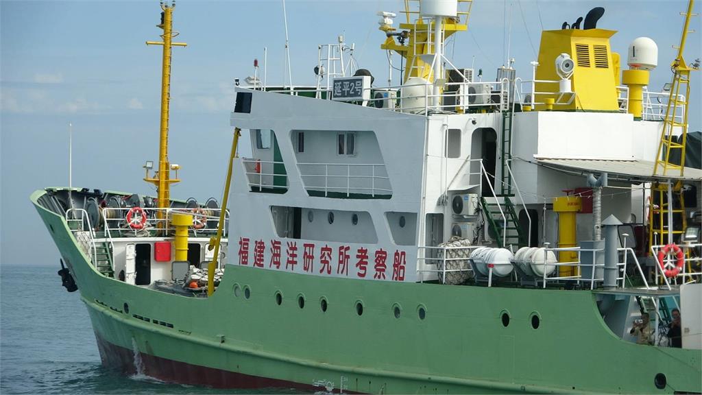 中國公務船闖金門海域　海巡急驅離驚見「神秘探測儀」