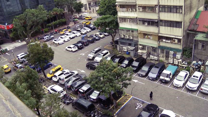 閒置辦公樓不用  北市府另辦都更惹議