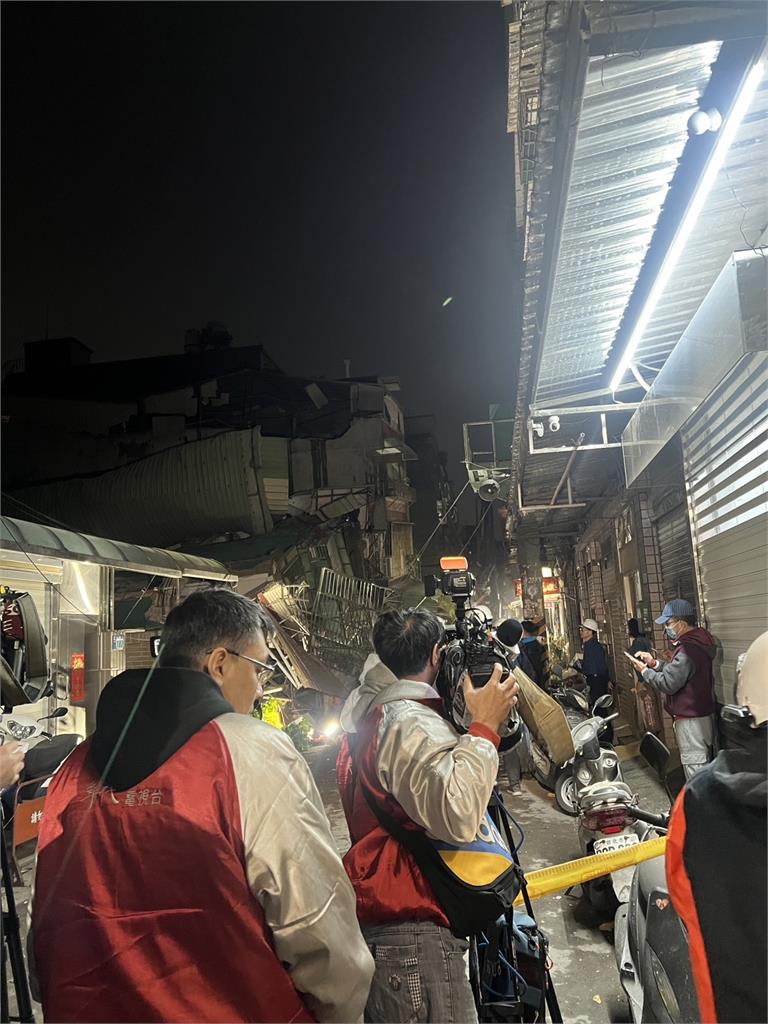 建案挖地基釀災！三重民宅倒了　共撤離103戶逾300人