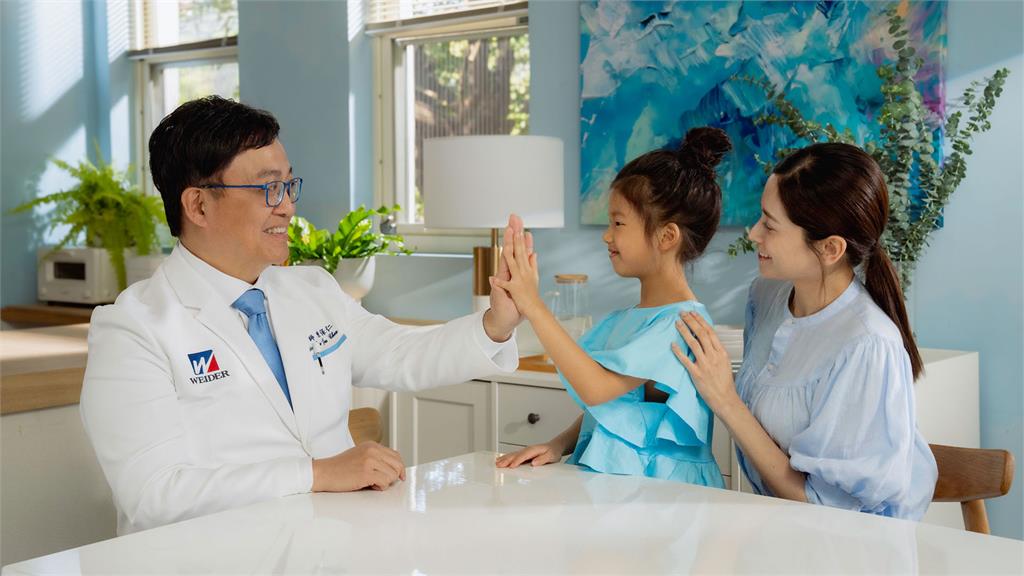 美國威德年度代言人登場　名醫陳保仁跨界拍攝保健品廣告