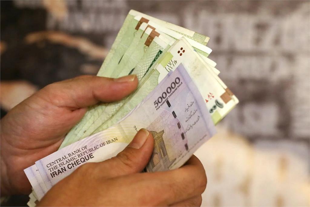 遭美封鎖伊朗貨幣再重貶　跌至1美元兌180萬里亞爾創新低