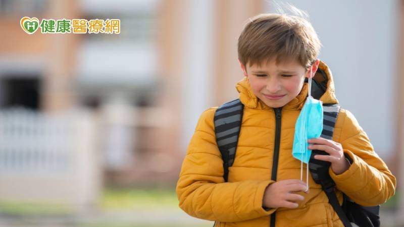 校園口罩鬆綁！容貌焦慮如何調適？專家提1心態對待